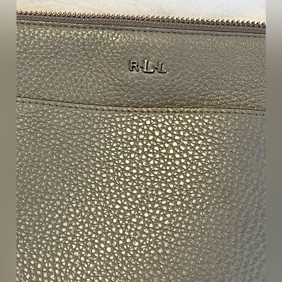 Ralph Lauren 👜 purse, gray pebbled leather with adjustable over shoulder strap - Picture 6 of 9